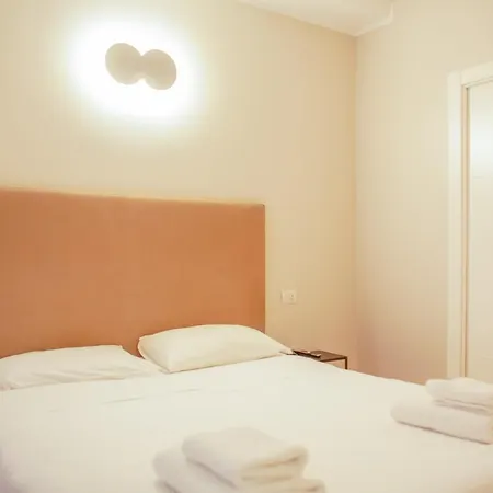 Apartment Commenda, 28 - Comodo Per Tribunale - Centrale